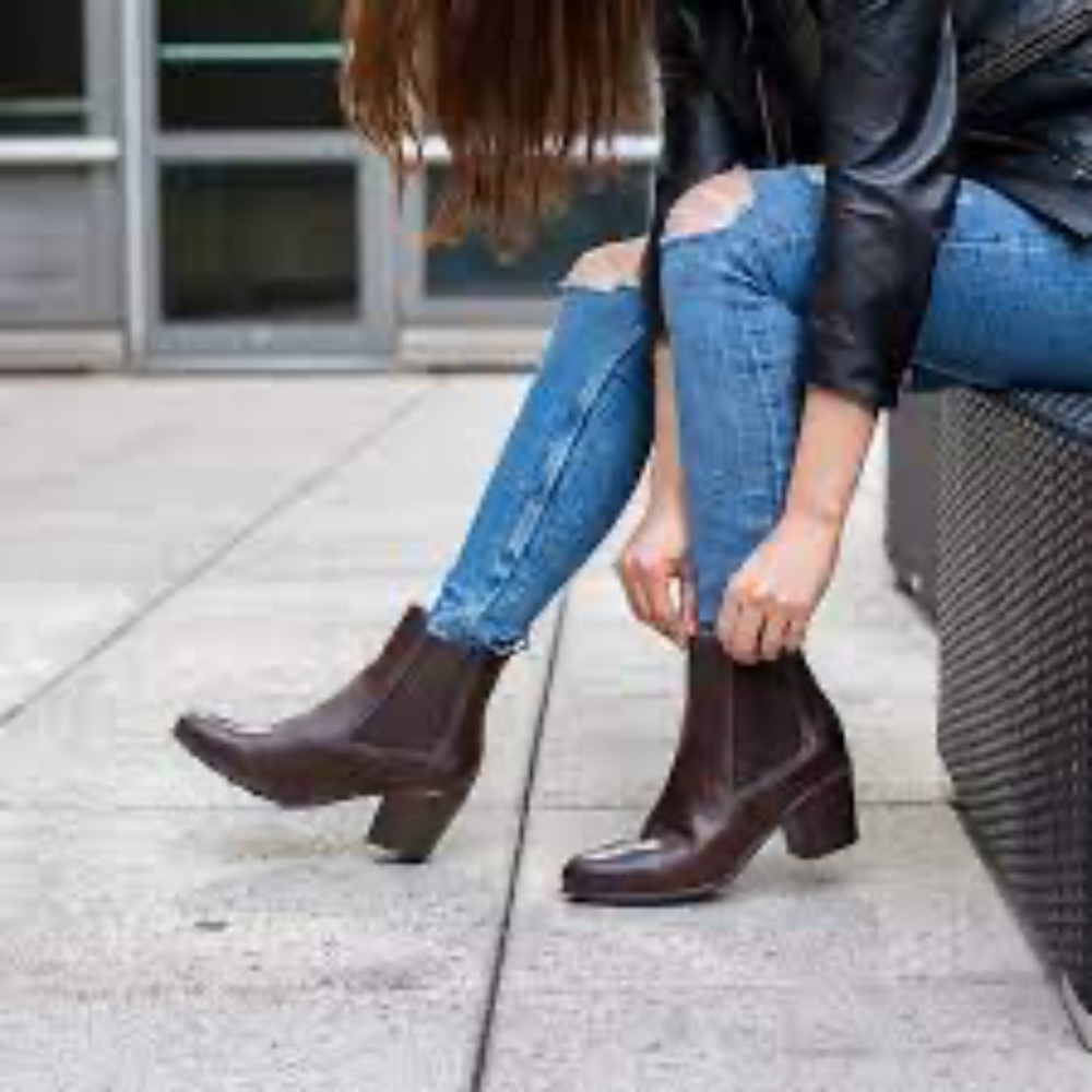 THURSDAY BOOT CO. Brown Leather Aria Chelsea Heel Slip On Women Size 7
